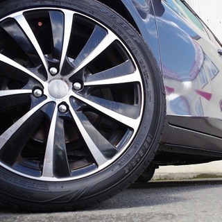 人気車の入庫来ましたよ！ヴィッツ良いですね✨✨社外アルミも良い感じ！