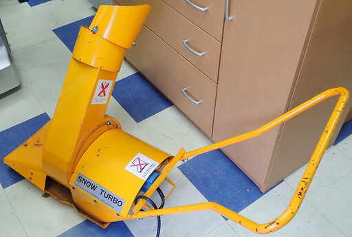札幌市 電動除雪機  TURBO 型式 KT-402WD 中古