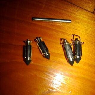 ホーク　ホークⅡ　中古キャブフロート　新品バルブセットの画像