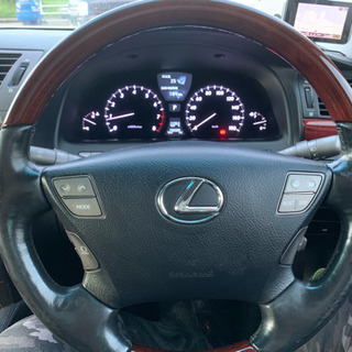 分割、ローン、自社ローン可能 LS460 サンルーフ 黒本革 テレビ 車検2年5月 エアサスコントローラー の画像