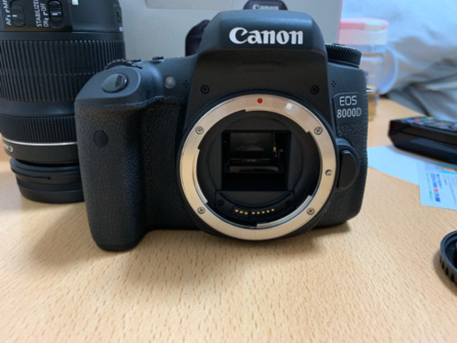 Canon EOS 8000d