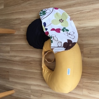 値下げしました！ベビハグ　授乳枕　授乳クッション　あぐら用クッシ...