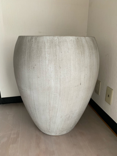 植物などを入れる石鉢