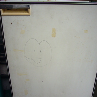 無料 計量器付き米びつ 2段 巾38㎝×奥行34㎝×下段高さ80㎝＋上段高さ97㎝ 材質は外周と棚は鉄板 扉はプラ (稼働品お米受け皿に落ちます) の画像