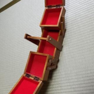 木の裁縫箱の画像