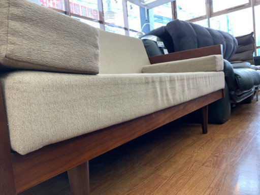 日々の疲れが溜まっている父.母.兄弟殿此ソファで素晴らしい休日を得て回復を!!