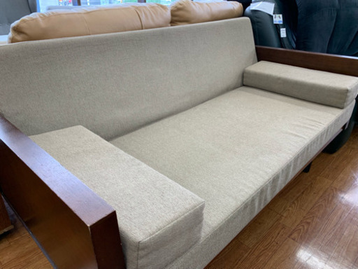 日々の疲れが溜まっている父.母.兄弟殿此ソファで素晴らしい休日を得て回復を!!