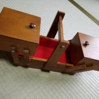 木の裁縫箱