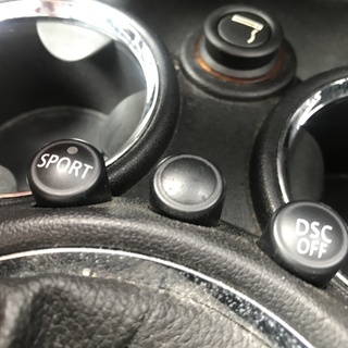 車検令和2年4月 20年式 クーパーSクラブマン /SPORTボタン/ハーフレザー/バックソナー/プッシュ/クルコン/HID/ETC/無事故/実走行/記録簿/の画像