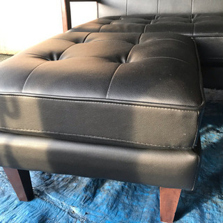 3人掛け レザーソファー ブラック オットマン付きの画像