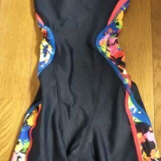 新品未使用色違い競泳水着