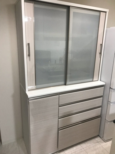 差し上げます大幅値下げ！使用まだ半年未満のほぼ新品の食器棚