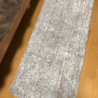 ベット横置きラグ ニトリの画像