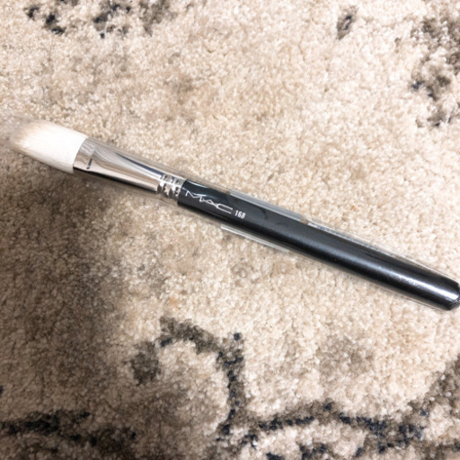 MAC ラージアングルコントアーブラシ