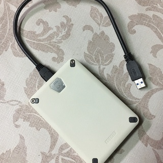 値下げ！I・O DATA製 1TB ポータブルHD HDPD-AUT1.0W（中古）の画像