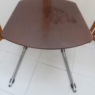 テーブル 小さいので場所気にせずお使いいただけます！ NB563