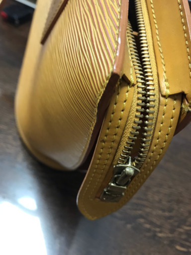 中古 LOUIS VUITTON  ルイ ヴィトン