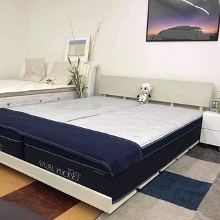 クィーンサイズのベッドを入荷致しました！