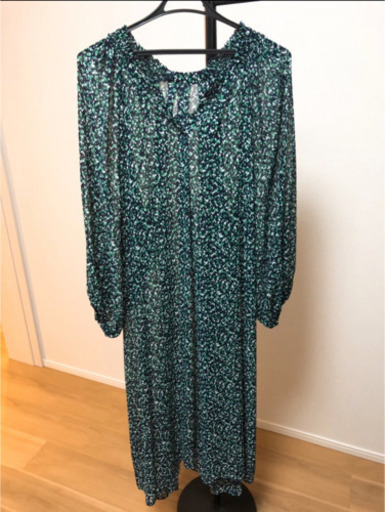 【美品】storynine ふんわりワンピース