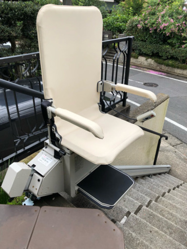 階段昇降機値
