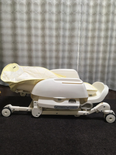 Combi  ネムリラ AUTO SWING
