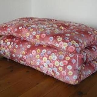 【定期的】に古い布団や毛布、布、ベット、マットレスなどをもらって...