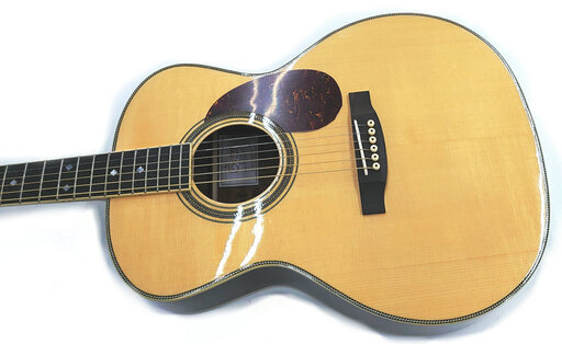 ★お値下げしました【ZENN・ZS100】ｱｺｰｽﾃｨｯｸｷﾞﾀｰ販売中