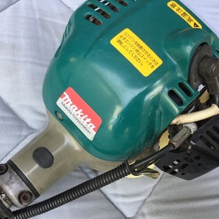 マキタ エンジン草刈機の画像