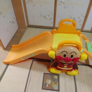 アンパンマンすべり台の画像