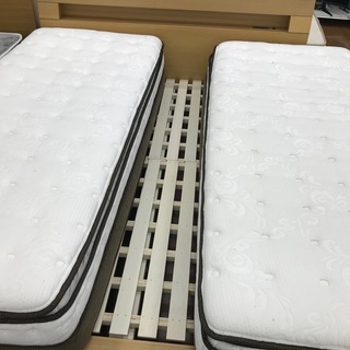 ニトリ　クイーンベッド　マットレス付きの画像