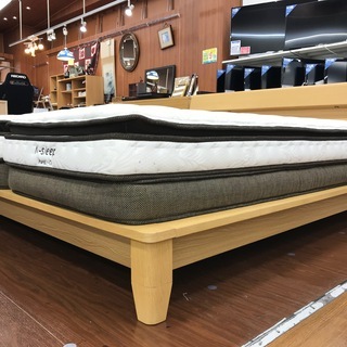 ニトリ　クイーンベッド　マットレス付きの画像