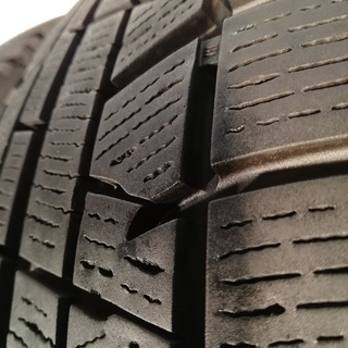 195/65R15 スタッドレス　1シーズン　通年の履きつぶしにお安く！　４本代金＋工賃＋廃タイヤ処分込々 　ノア プリウス アイシス アリオン アルテッツァ ウィッシュ エスクワイア ステップワゴン カローラフィールダー 等に♪の画像
