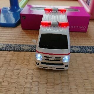 動きます！光ります！！【R/C 救急車】の画像