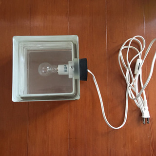 ガラスブロック インテリア照明の画像