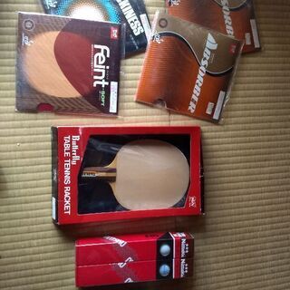卓球ラケット　ラバー各種　その他付属品付き