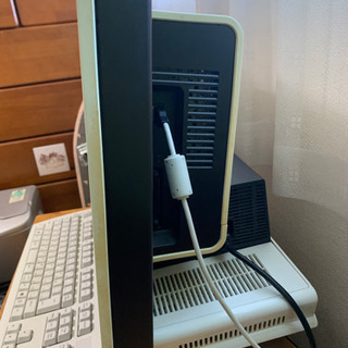 デスクトップパソコン　古いです。の画像