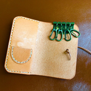 16、革の mini キーケース ナチュラルの画像