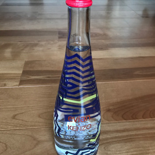 エビアンイヤーボトル evian＋KENZO