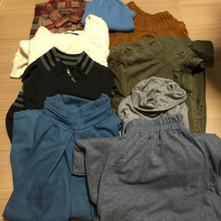 コート、セーター、シャツ、スカート