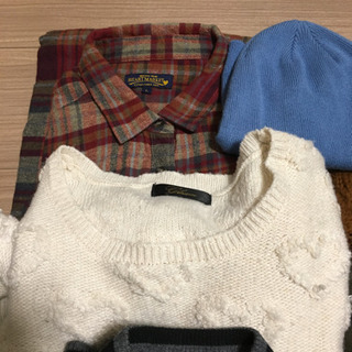 コート、セーター、シャツ、スカートの画像