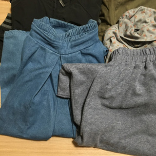 コート、セーター、シャツ、スカートの画像