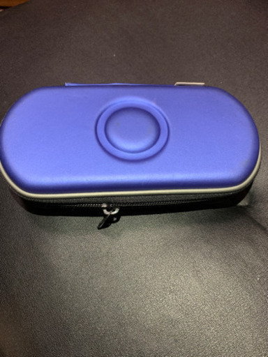 PSP本体と充電器とカセット5つを売ります！