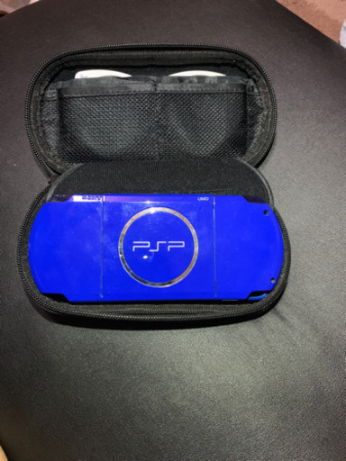 PSP本体と充電器とカセット5つを売ります！