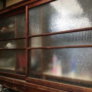懐かしい昭和のガラス戸