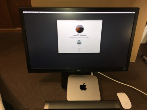 Mac mini (Late 2012)とディスプレイ27インチ、Magic Mouse2、全て中古で傷使用感あり。