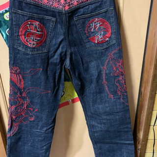 絡繰魂 風神雷神 赤刺繍 ジーンズの画像