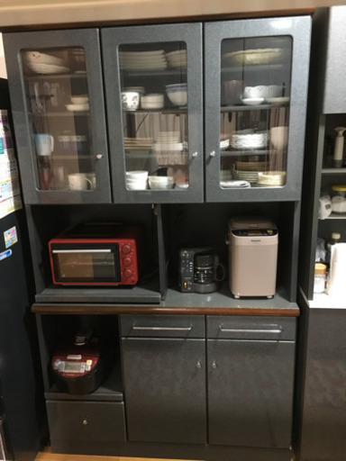 食器棚をお譲り致します。値下げしました。