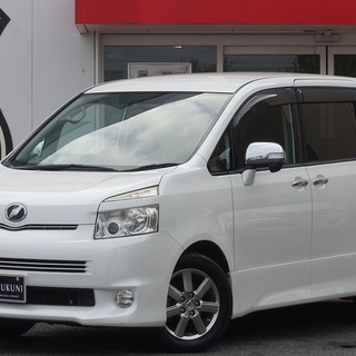 トヨタ ヴォクシー ＺＳ　煌 パール　便利なミニバン」！自社ロー...
