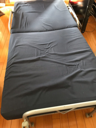 取引中  折りたたみシングル ベッド