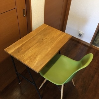 お値下げしました！ 机 椅子セットの画像